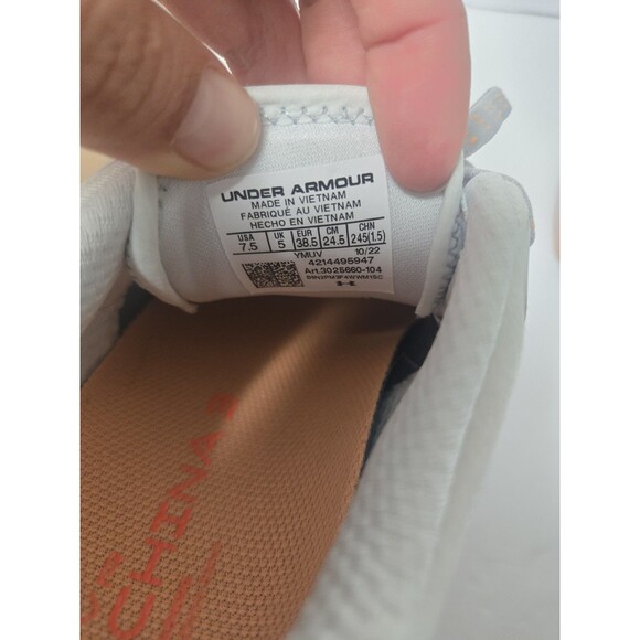 Under Armour Women's UA HOVR Machina 3 Running Shoes White 3024907-104 Size 8.5 - Picture 12 of 13